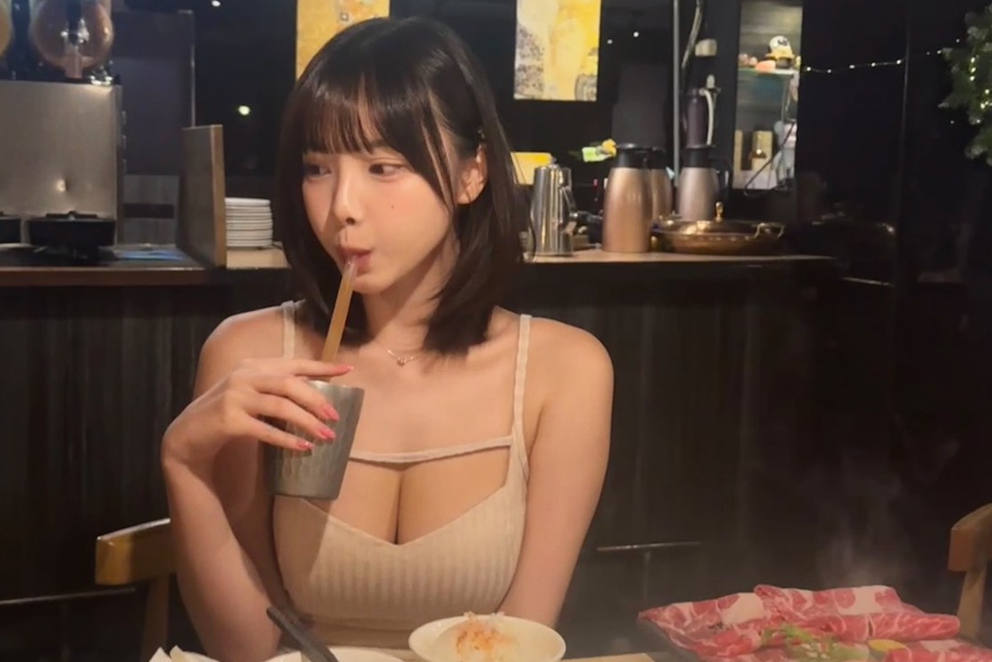 術後三個月,Vicky 不需 NuBra 也能展現驚人的深V飽滿胸型